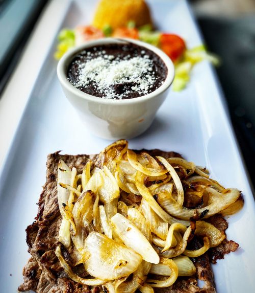 Bistec Encebollado